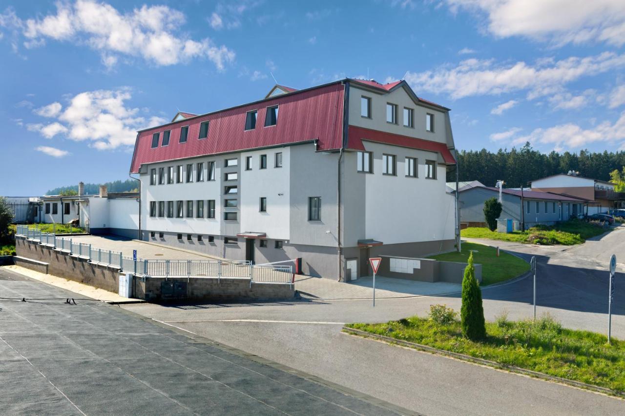 Ala Hotel Bystrice nad Pernstejnem Exterior photo